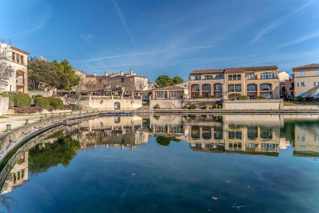 Magnifique Vue Lac Au Golf De Pont-Royal Mallemort Exterior foto