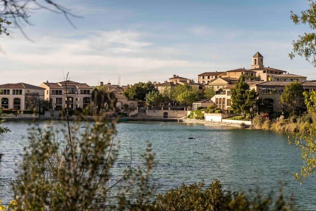 Magnifique Vue Lac Au Golf De Pont-Royal Mallemort Exterior foto